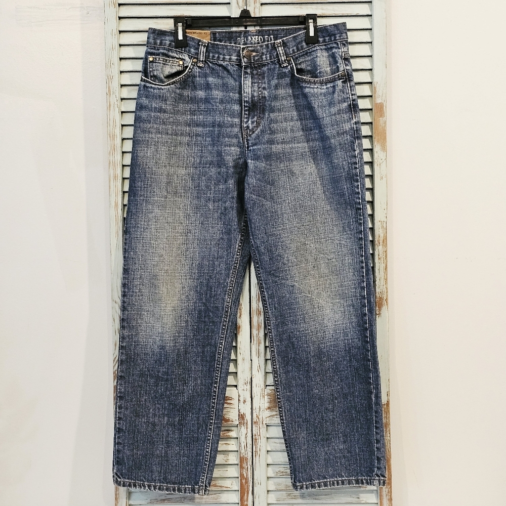 CHAPS DENIM Men 34x30 Medium Wash Relaxed Fit Straight Leg Distressed Denim Jean